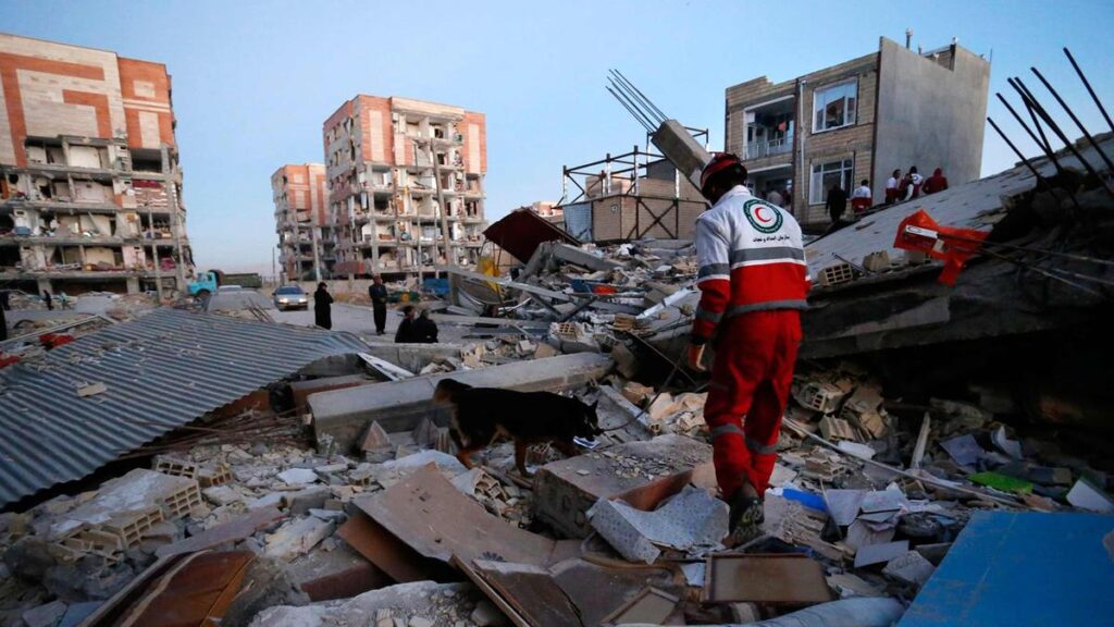 054085900_1510560907-Gempa-Iran-Irak2