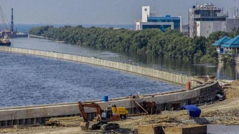 52394-giant-sea-wall-jakarta-antaragalih-pradipta