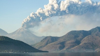 gunung-lewotobi-laki-laki-erupsi_169