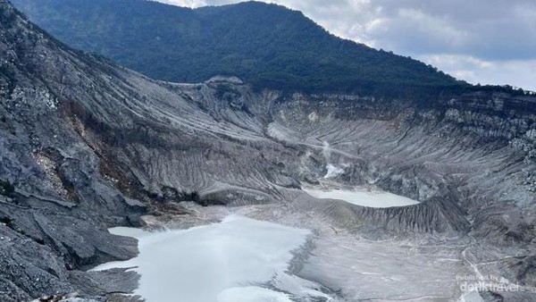 gunung-tangkuban-parahu-pesona-alam-dengan-kawah-eksotis-1_169